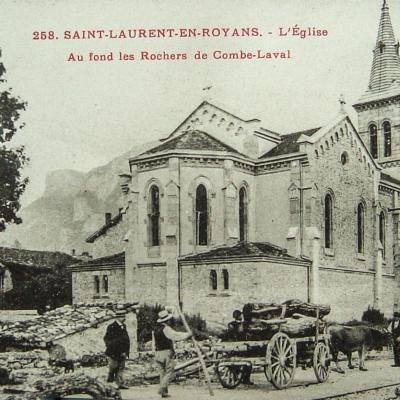Saint Laurent en Royans L'église, Au fond Combe Laval