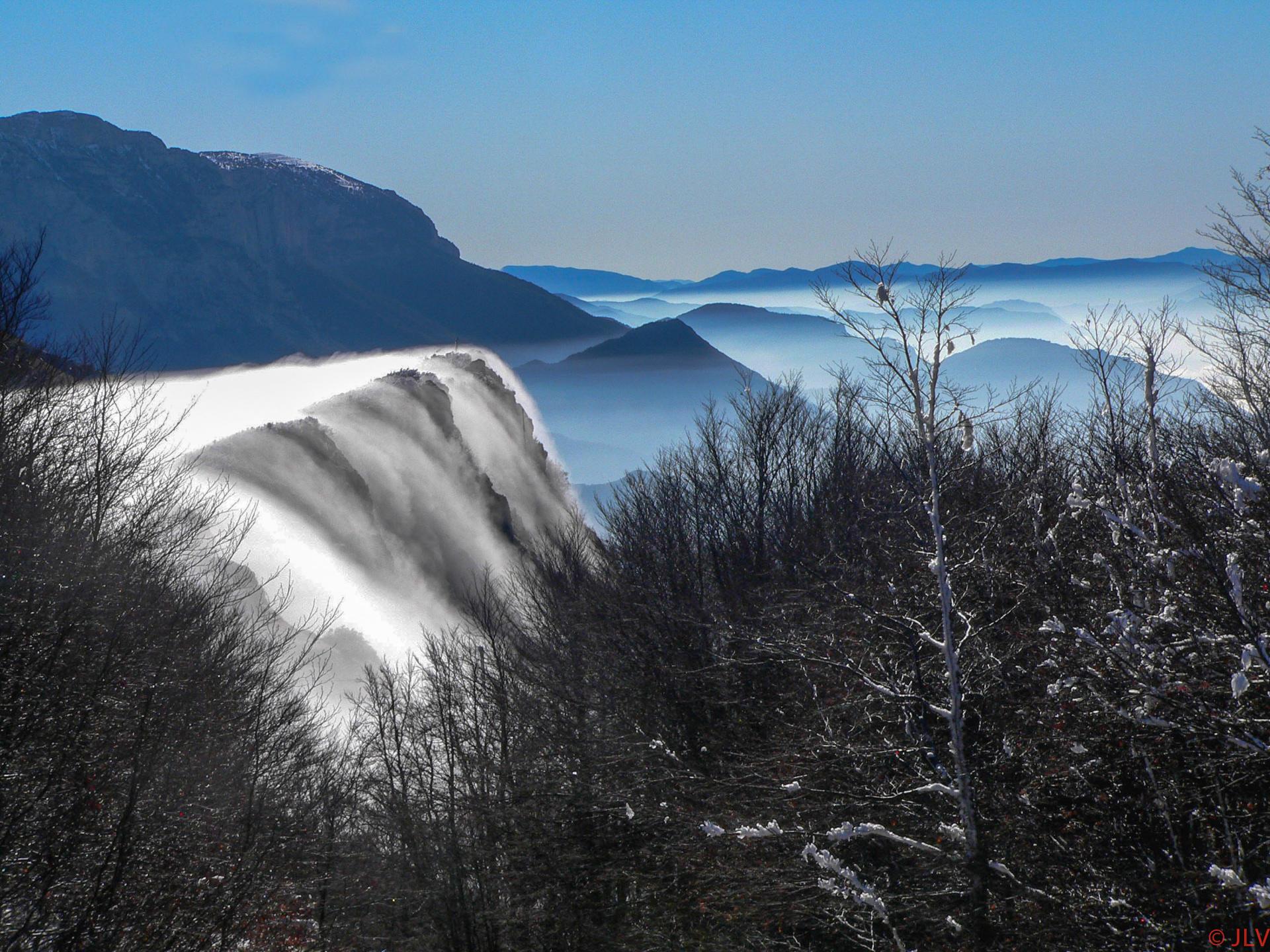 32 JLV Cascade de nuages au col du Rousset (Saint Agnan en Vercors)