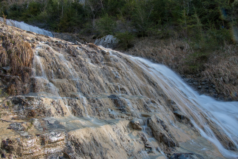 Cascade dans le cirque de Combe Laval