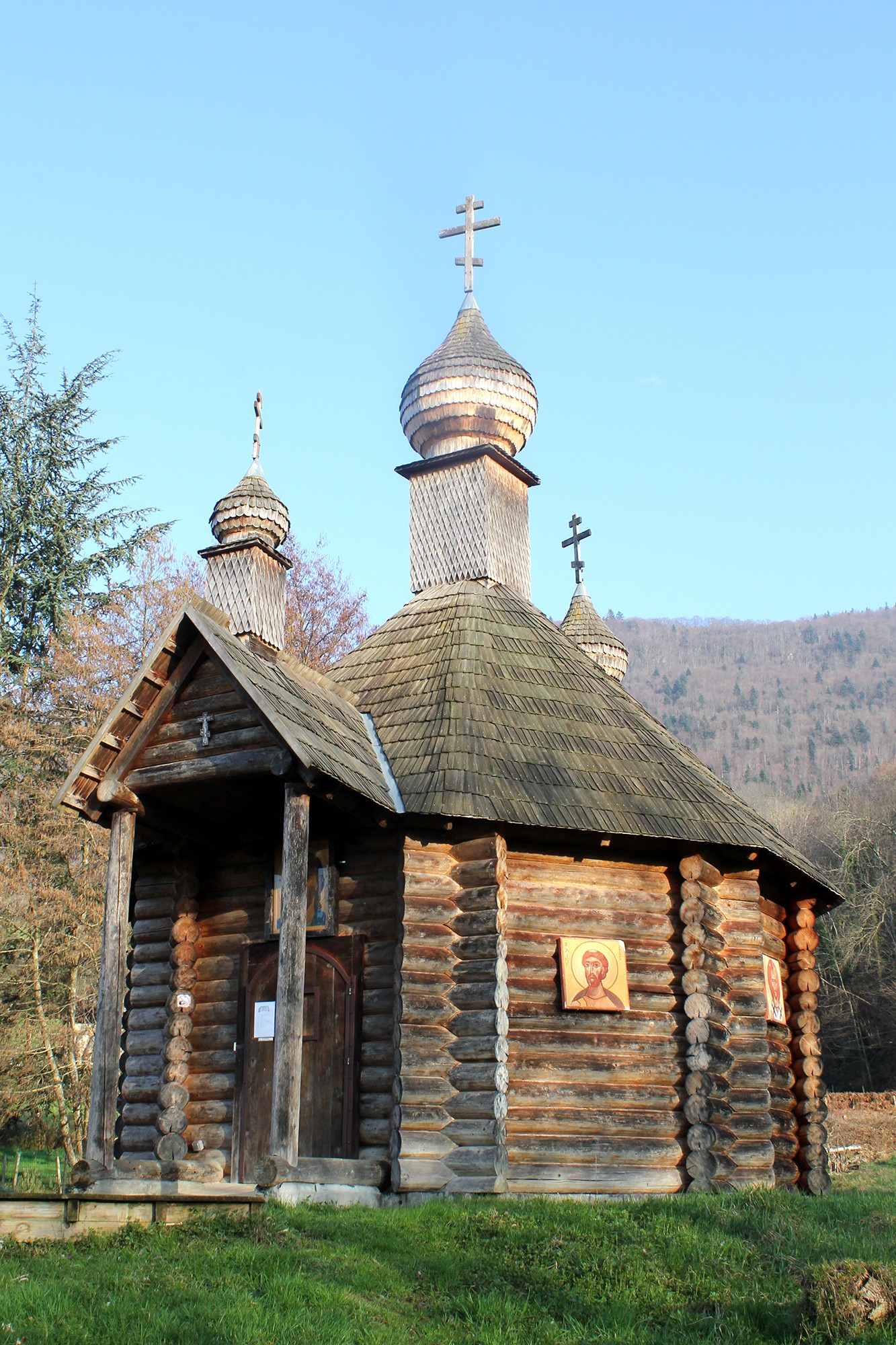cc Chapelle orthodoxe en bois d'Ukraine