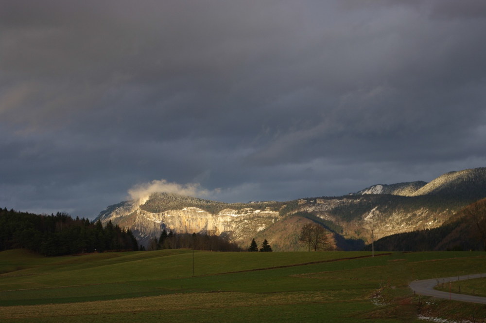 Roche rousse qui fume...