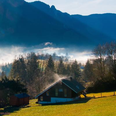 le soleil réchauffe les habitations et leurs habitants