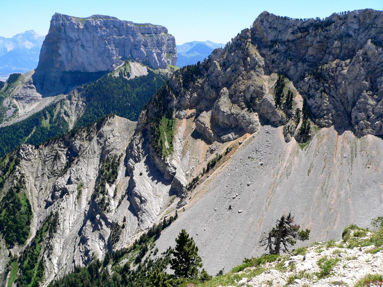 le mont aiguille depuis l'aiguillette du Veymont