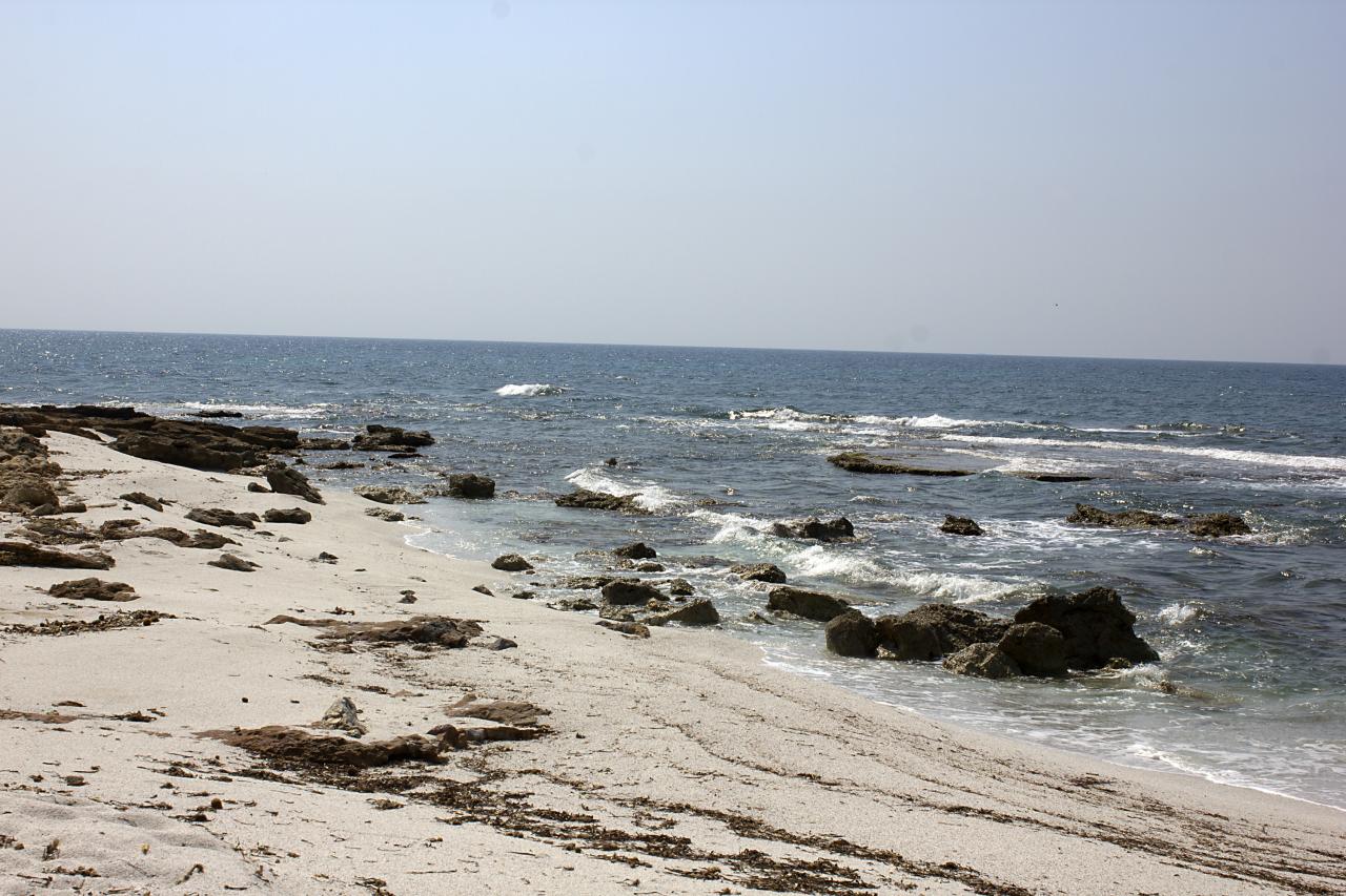 plage de cailloux blancs