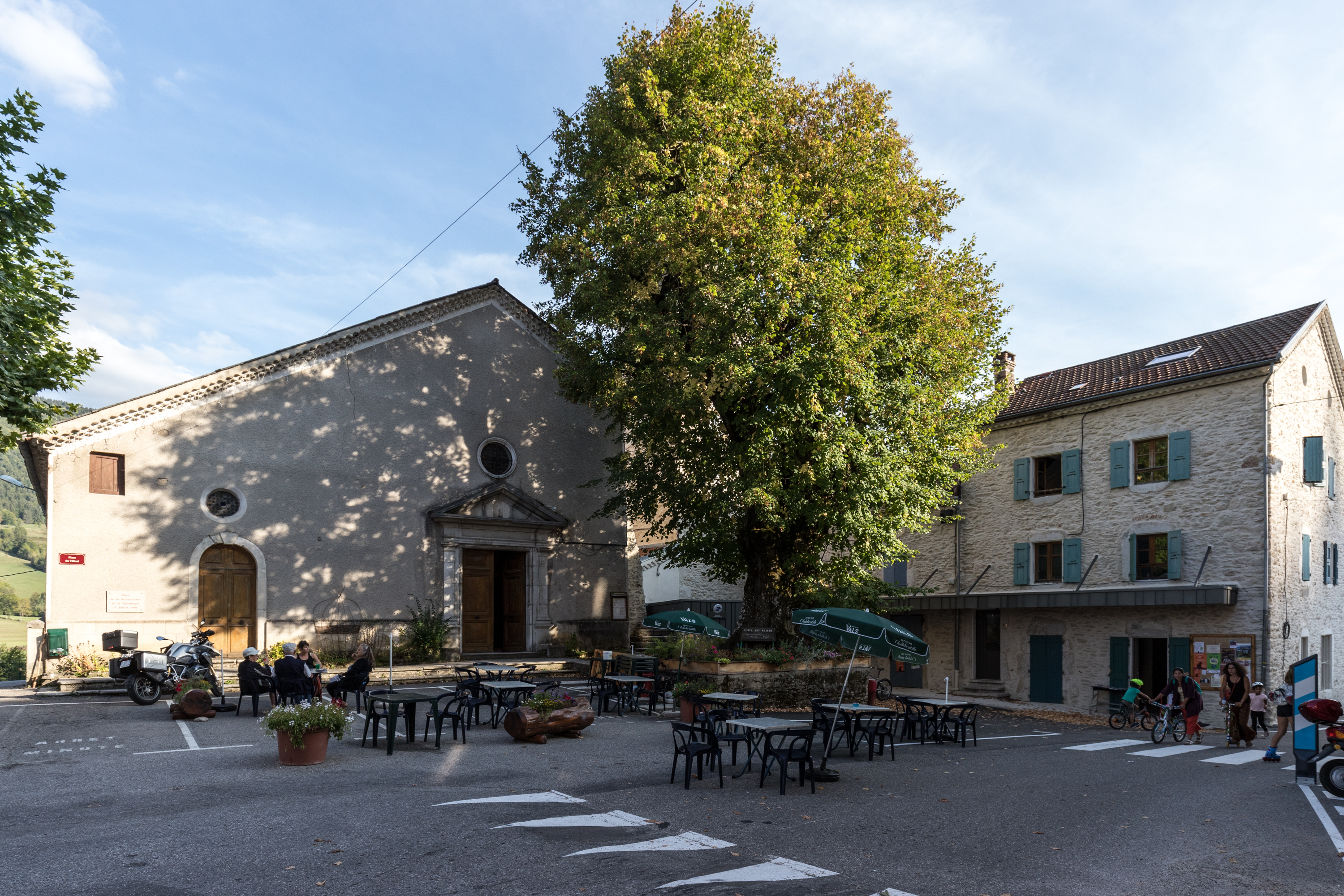 Saint Martin en Vercors Place du Tilleul