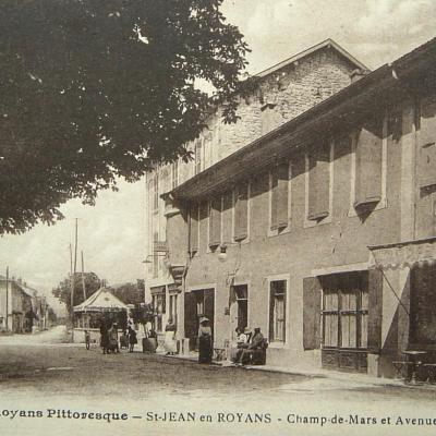 Saint Jean en Royans Champ de mars et Avenue Saint Laurent