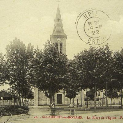 Saint Laurent en Royans La place de l'église