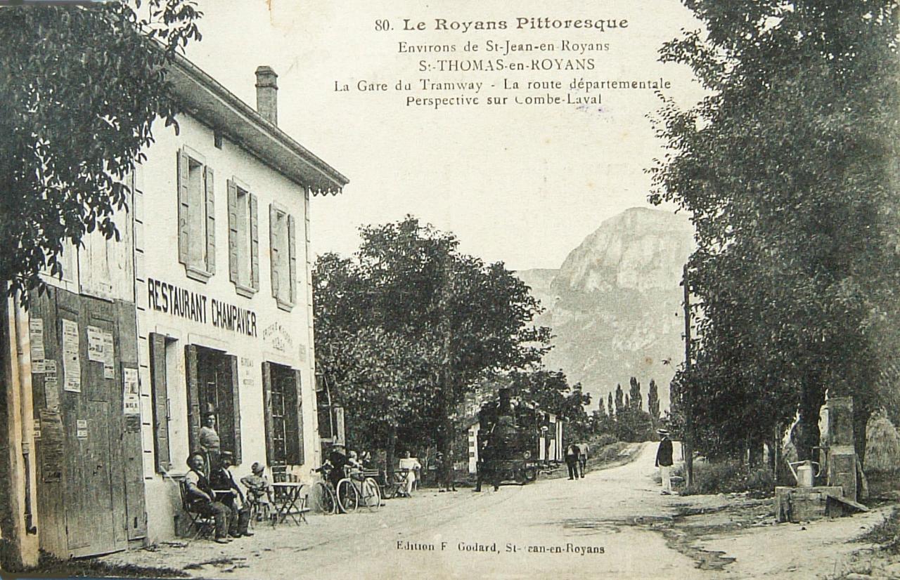 Saint Thomas en Royans la gare, la route, Vue sur Combe Laval